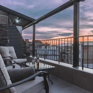 Avocado Balcony Suites Διαμέρισμα